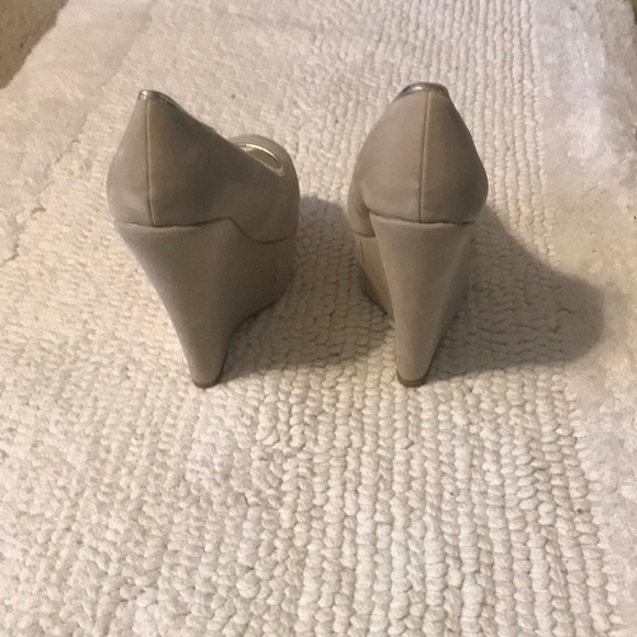 Shoes - Picture 3 of 4